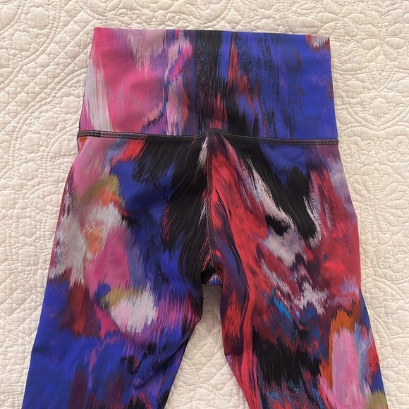 Lululemon Wunder Train Size 2 High-Rise Crop 23" - Picture 6 of 12